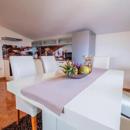 Apartment Laganini Novi Vinodolski